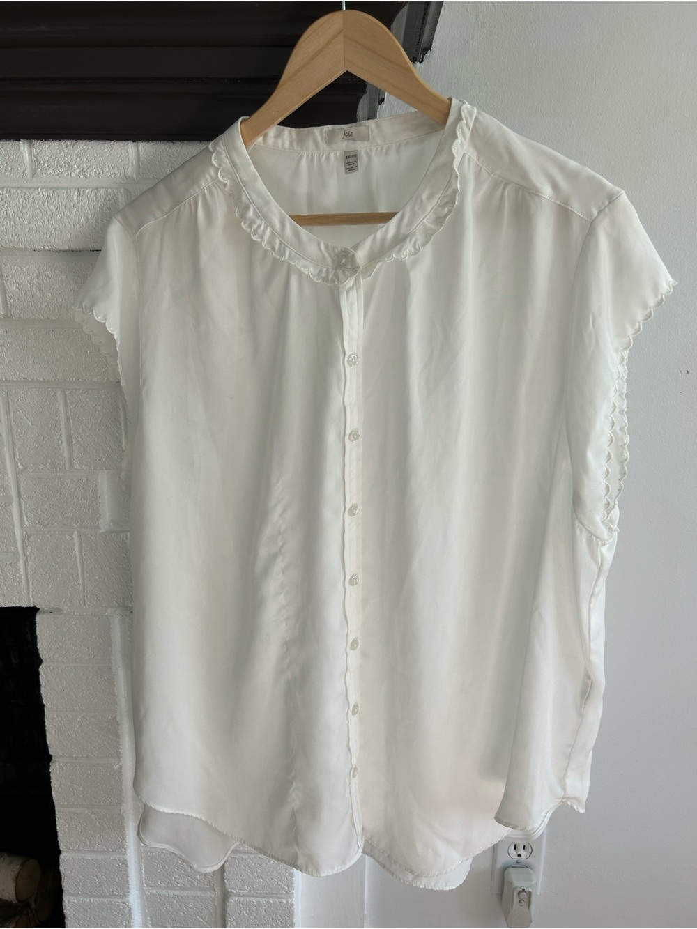 Joie Women’s White Ruffled Collar Button-Front Top